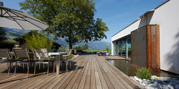 Einfamilienhaus Grabs, ThermoWood® Esche glatt